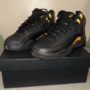 AIR JORDAN RETRO 12s | Black Taxi | Size: 7Y